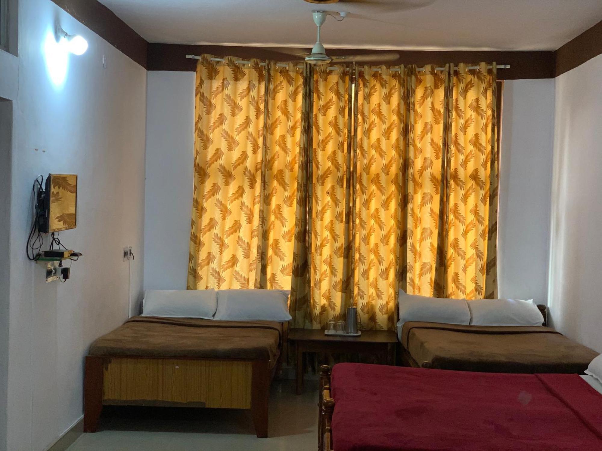 Hotel Caveri Inn มาดิเครี ภายนอก รูปภาพ