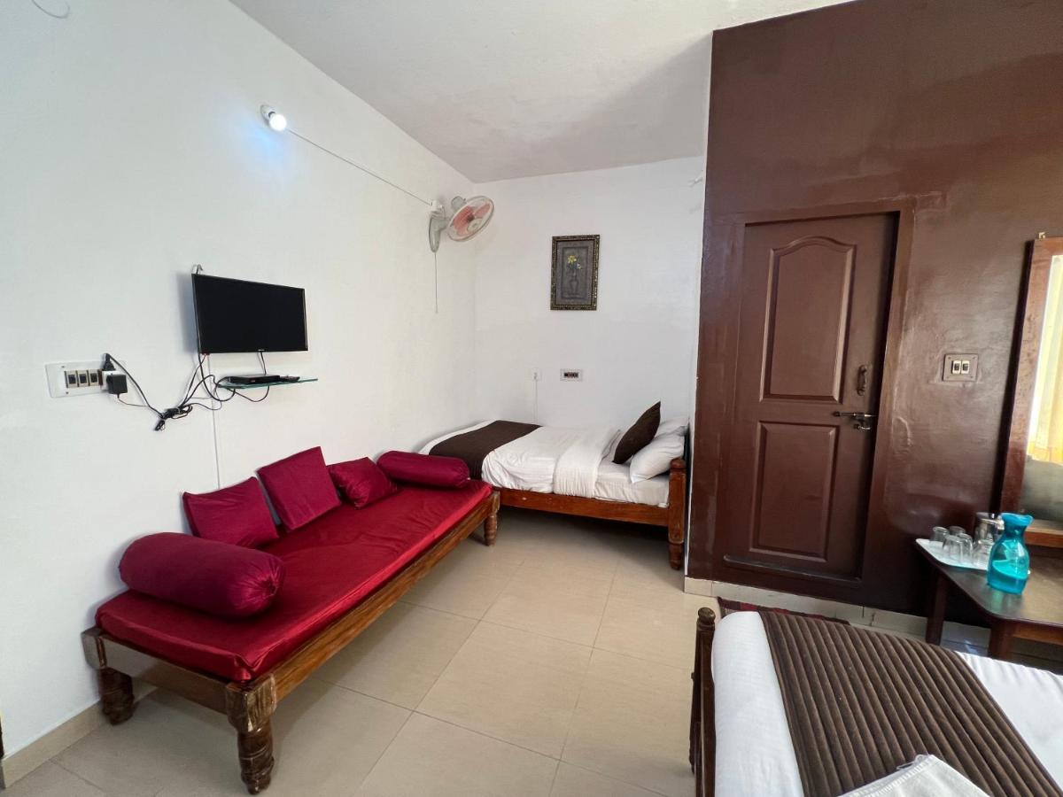 Hotel Caveri Inn มาดิเครี ภายนอก รูปภาพ