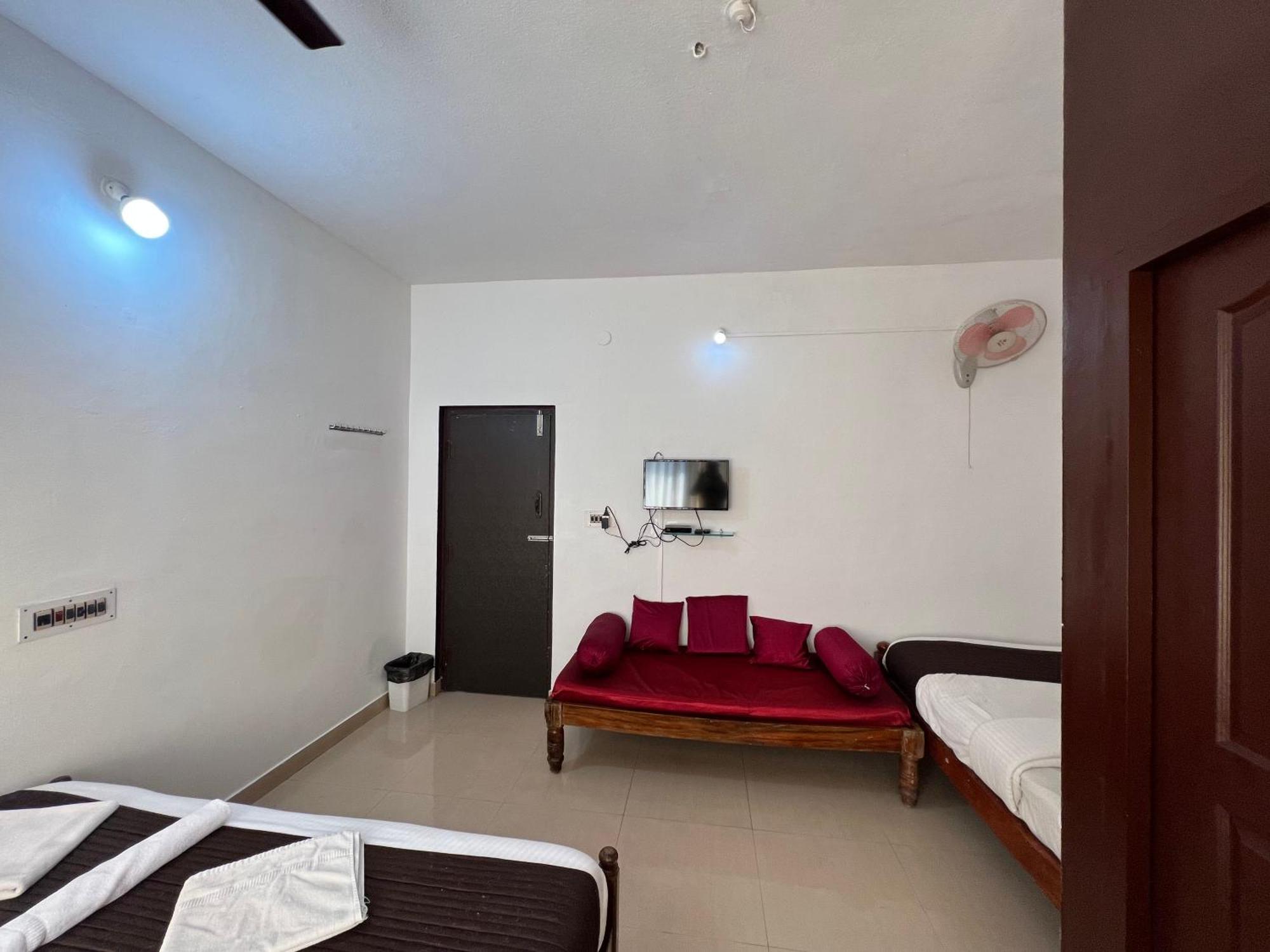 Hotel Caveri Inn มาดิเครี ภายนอก รูปภาพ