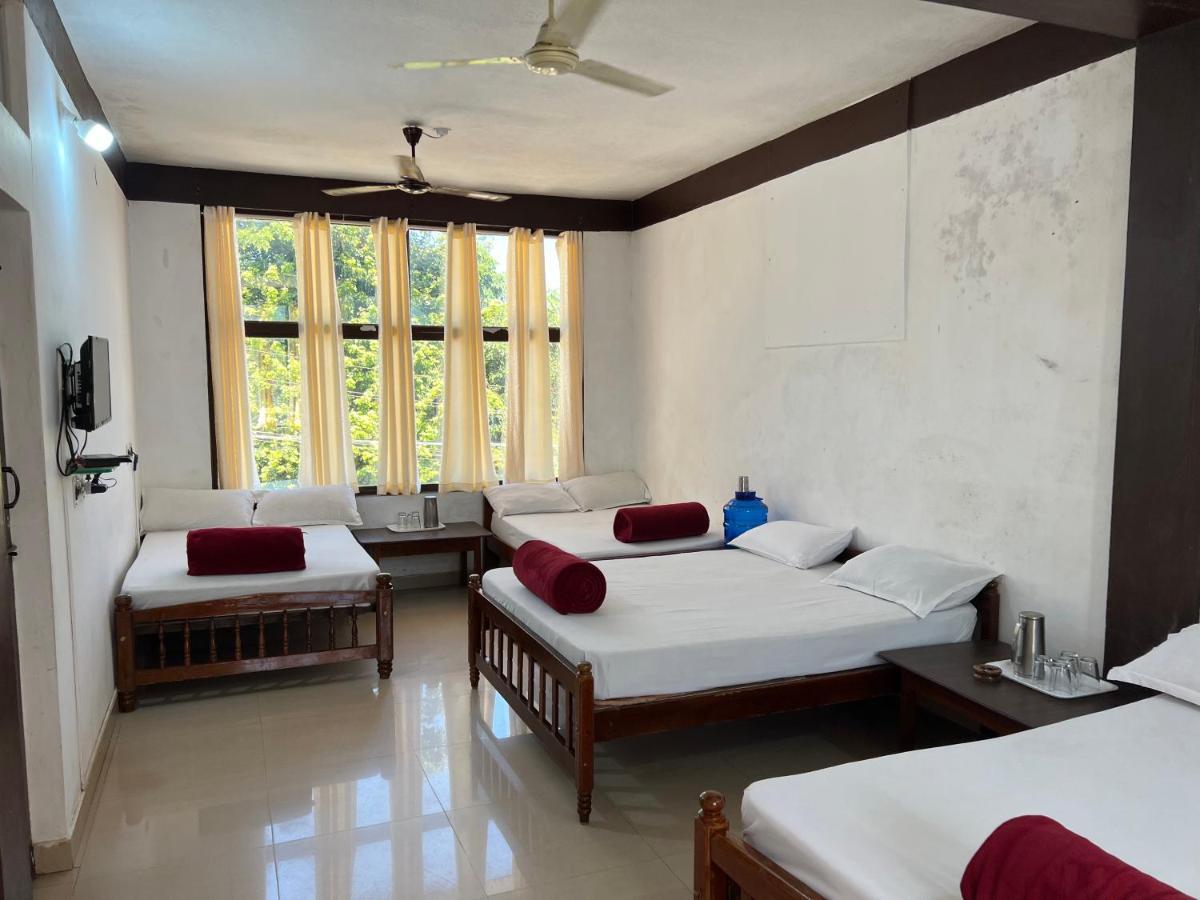 Hotel Caveri Inn มาดิเครี ภายนอก รูปภาพ