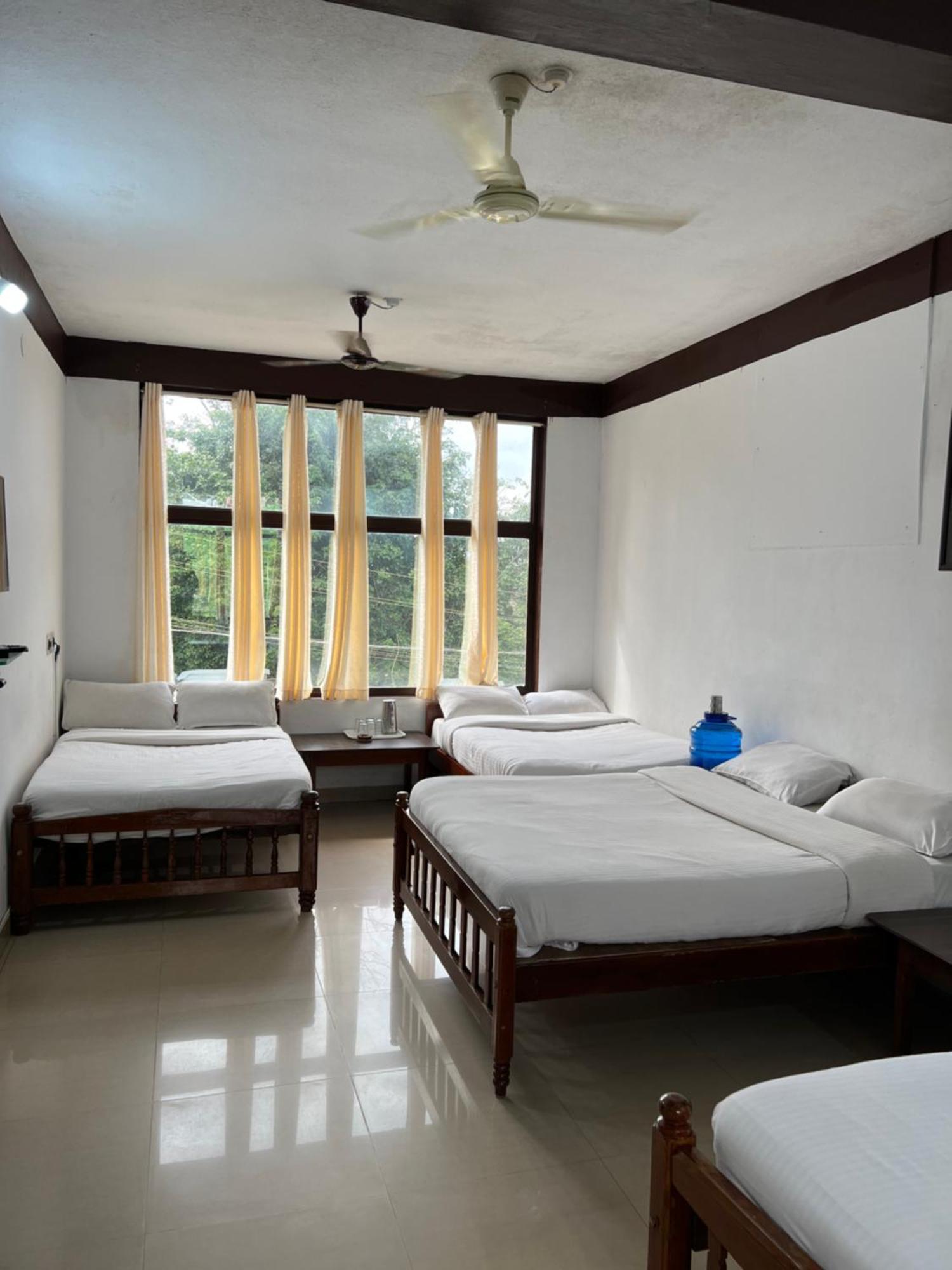 Hotel Caveri Inn มาดิเครี ภายนอก รูปภาพ